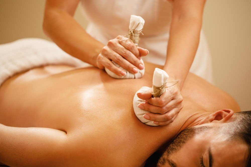 massage-with-detox-herbal